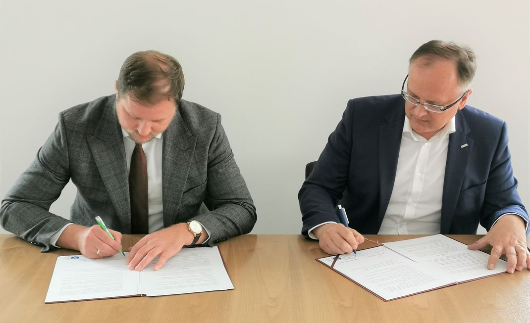 The signing of a cooperation agreement by RE-Source Poland Hub and the Polish Investment and Trade Agency